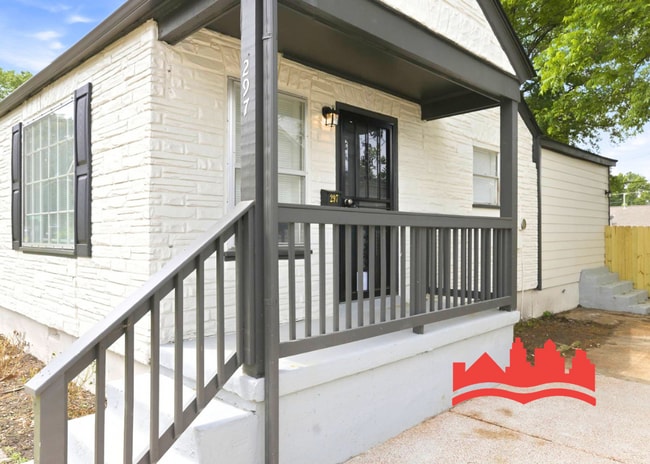 Photo - 297 Eastview St