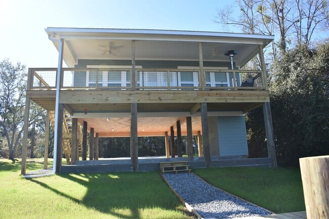 Building Photo - Fully furnished 2 BD/2 BA Ocean Springs home on the Bayou