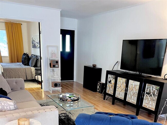 Photo - 1304 Mariposa Dr Unit 114