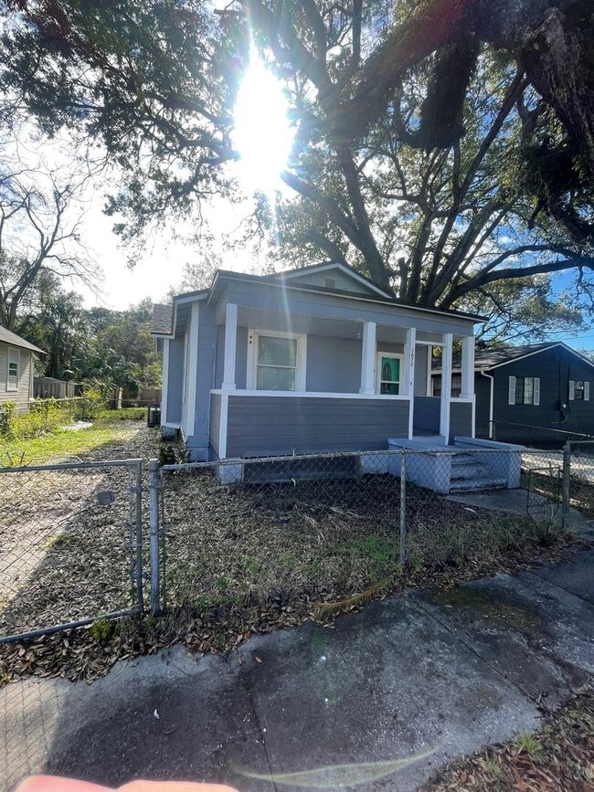 Building Photo - Beautiful 2-bedroom 1.5-bath home! - ***TW...