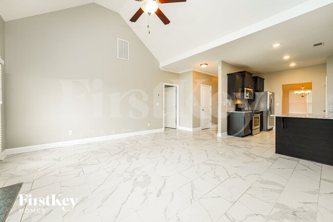 Photo - 100 Orchard Ln