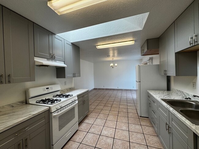 3525 Tracey Ct
