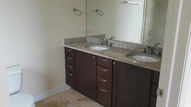 Photo - 2006 W Warren Blvd Unit 5SW