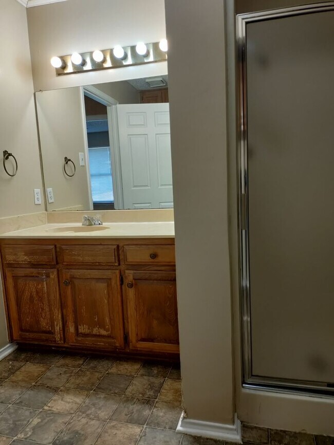 Photo - GV324 Unit 328