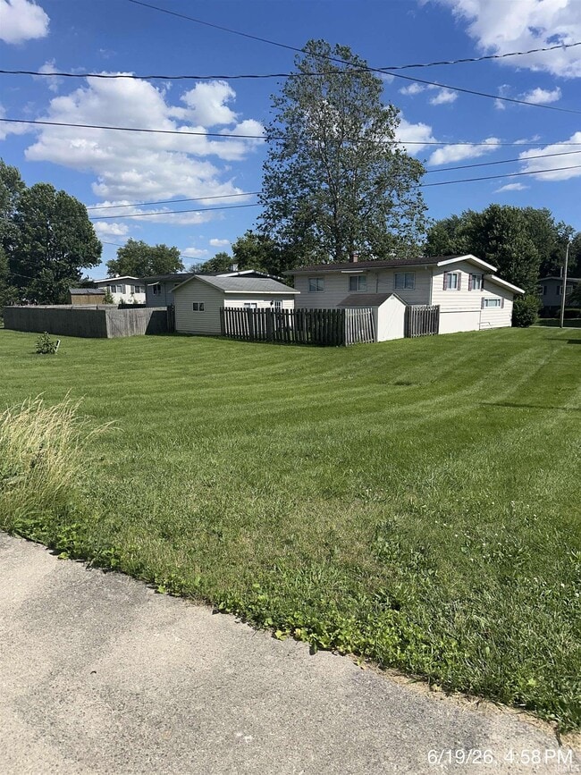 Photo - 3235 Schilling St