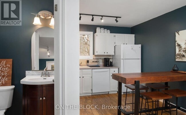 Photo - 215 Main St N Unit REAR