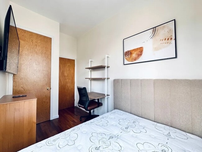 Photo - Furnished room/NOT APARTMENT Unit 3R