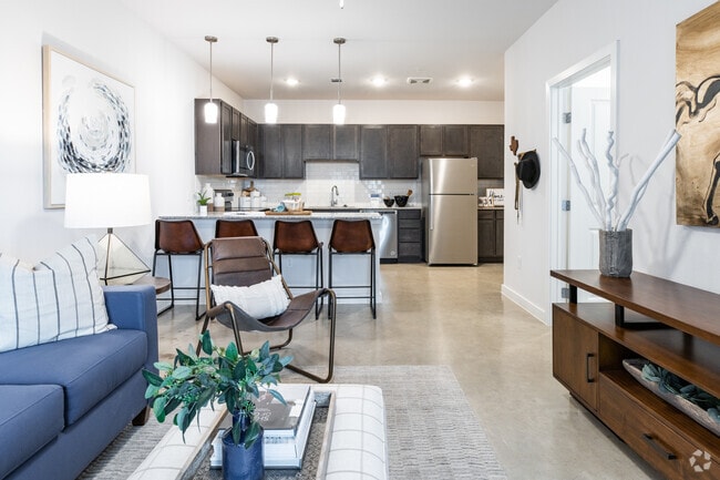 1HAB, 1BA - 721 ft² - The Ridge at Headwaters