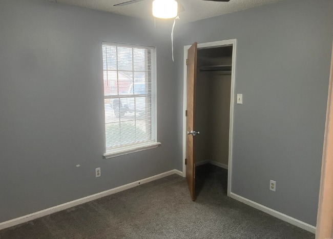 Photo - 8 Bridgestone Dr