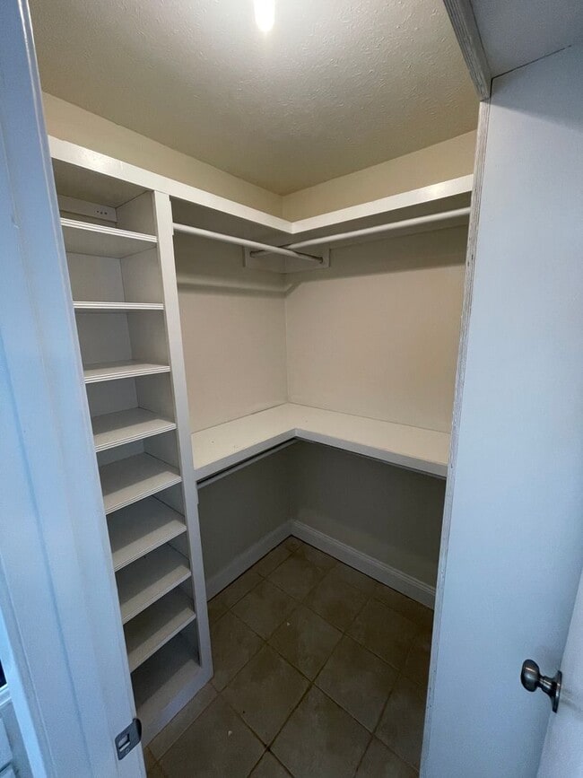 Photo - 4 bed 2 bath in Crossgates of Brandon