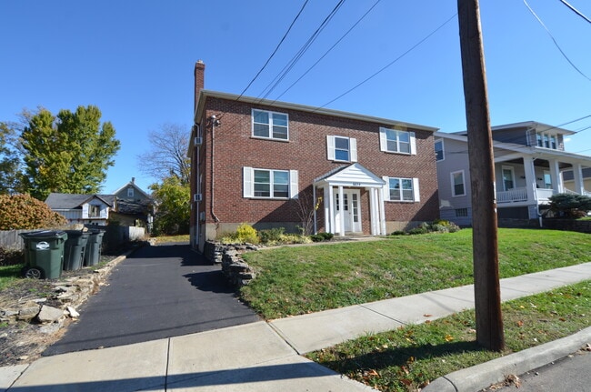 Building Photo - 6834 Park Ave Unit D