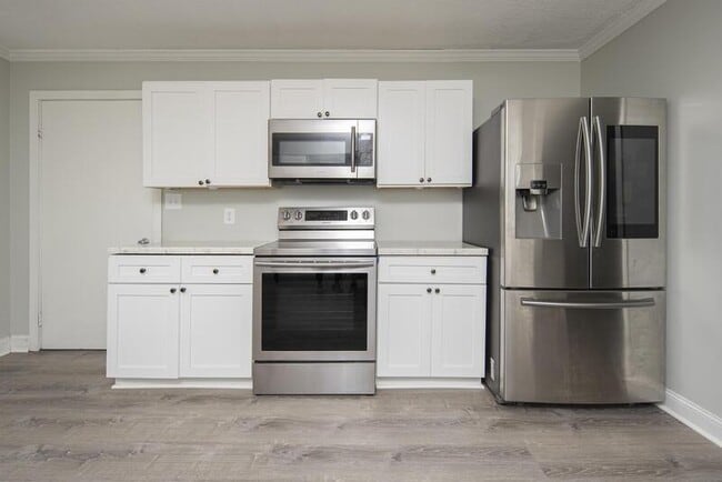 Photo - 690 2nd Ave