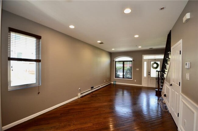 Photo - 5198 Hylan Blvd