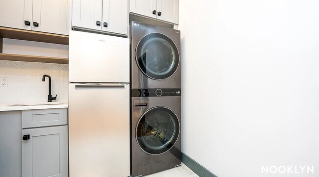 Photo - 52 Monitor St Unit 2R