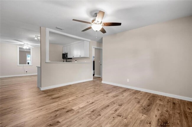 Photo - 920 Johnston St