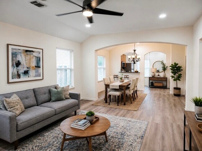 7922 Thorncroft Manor Ln