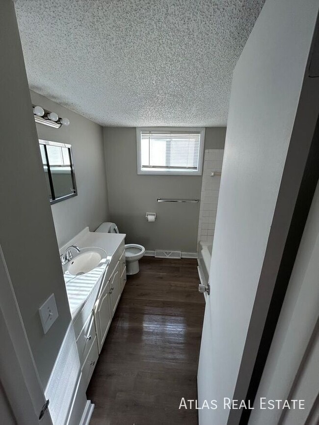 Photo - 6646 Maywood Ave Unit A