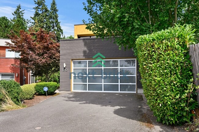 Building Photo - "Spacious 4-Bedroom Seattle Home with 3 Full Baths and 2,420 Sq. Ft. of Comfort!"