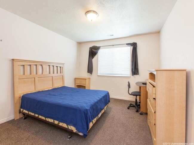 Photo - 1937 N Canyon Rd #304 Unit Timpanogos Gateway #304/large bedroom contrac