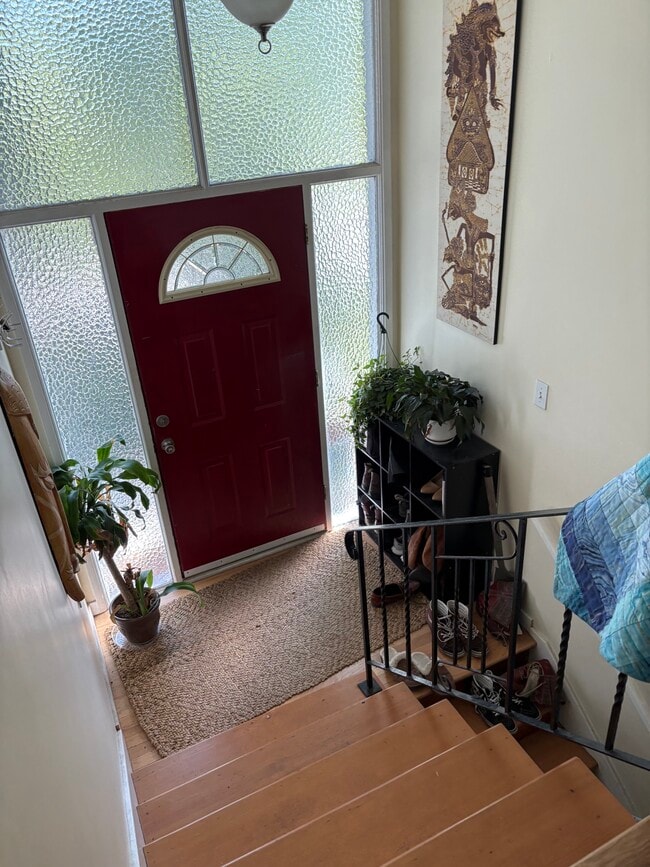 Photo - 3232 Cook St