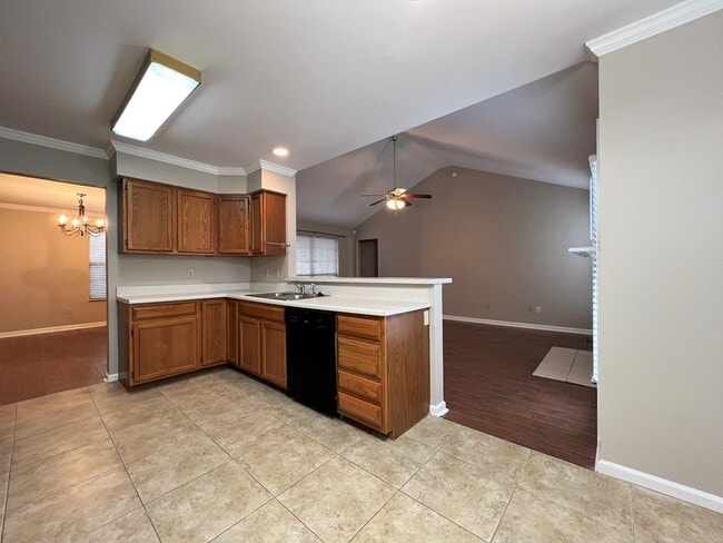 Photo - 3 BEDROOM , 2 BATH ON HIGHGATE CIRCLE IN HARDIN VALLEY/KARNS AREA!!