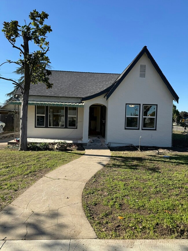 Photo - 261 N Sierra Vista Ave