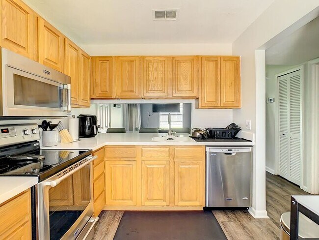 Photo - 1134 Calanda Ave