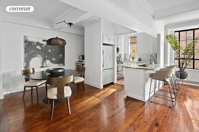 Photo - 350 W 57th St