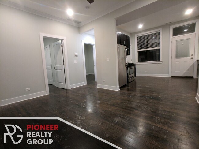 Photo - 1946 W Nelson St Unit 2