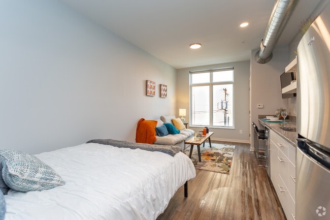 Studio, 1 BA - 356 SF - One South