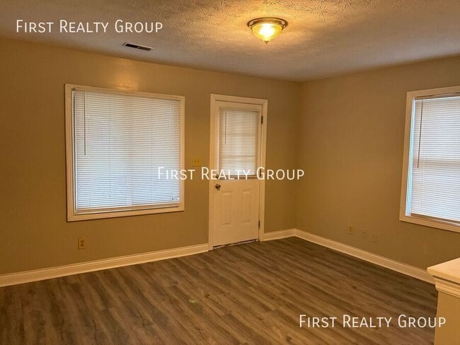 Photo - 7260 Mentz Rd