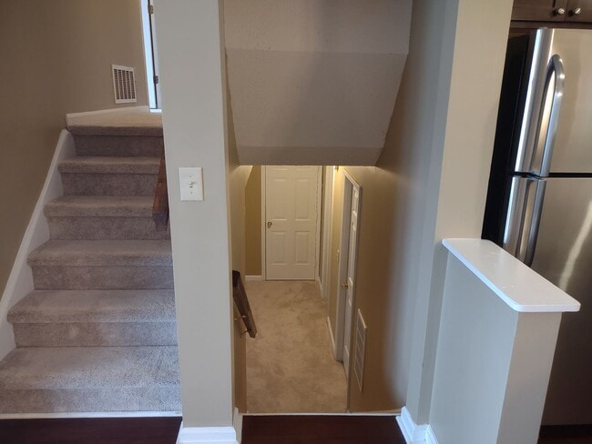 Photo - 202 Hookston Way