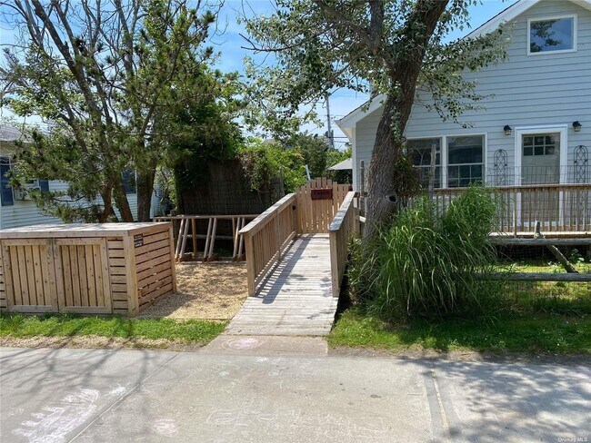 182 Cottage Walk