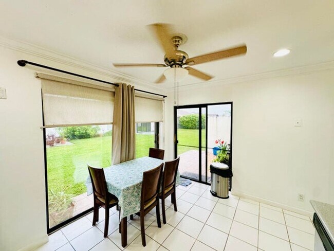 Photo - 5077 Forsythia St