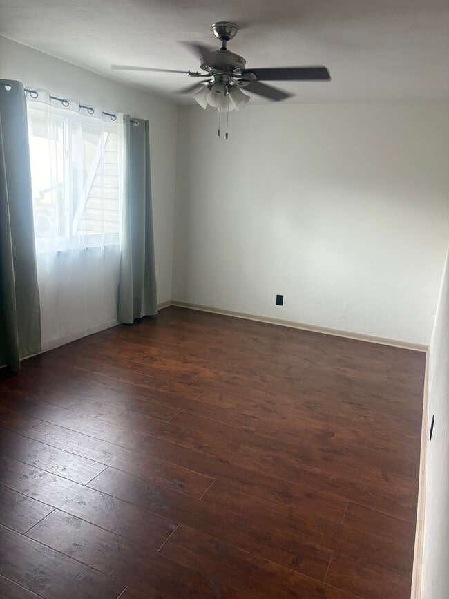 2135 NE 45th Ave Unidad Fontainebleau Royale