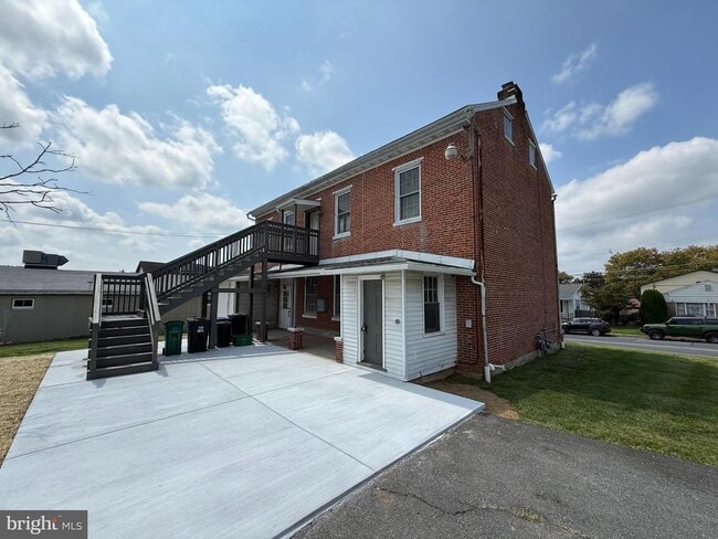 Building Photo - 1530 New Holland Rd Unit PENTHOUSE