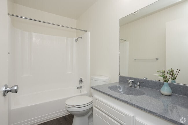 1 habitación, 1 baño - 707 pies cuadrados - Baño