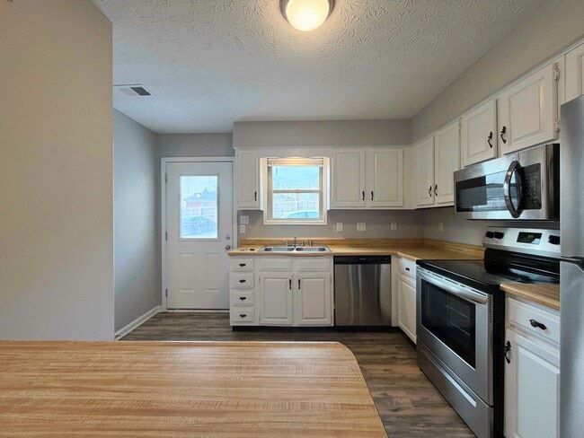 Building Photo - 416 Garden City Dr Unit 416 Garden City Dr. - #15