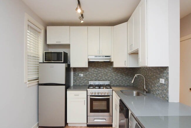 Photo - 511 W Belmont Ave Unidad 43