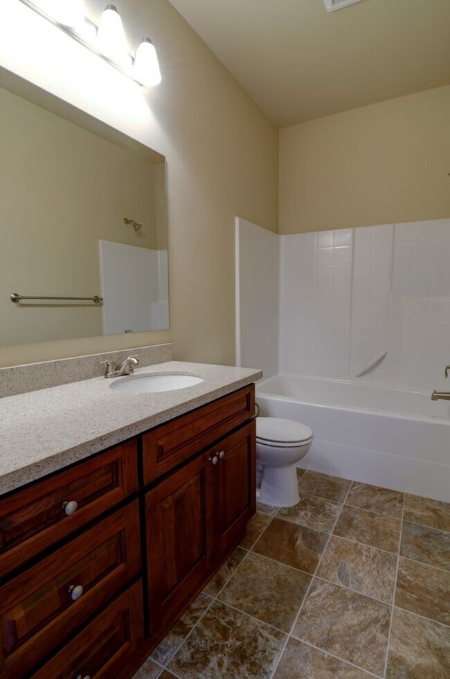 Photo - 3 Bed Unit 1643 Burnside Place C