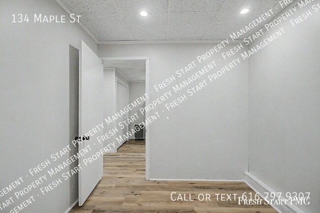 Photo - 134 Maple St