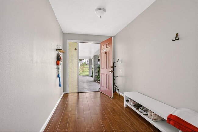 Photo - 11902 Oakbrook Dr
