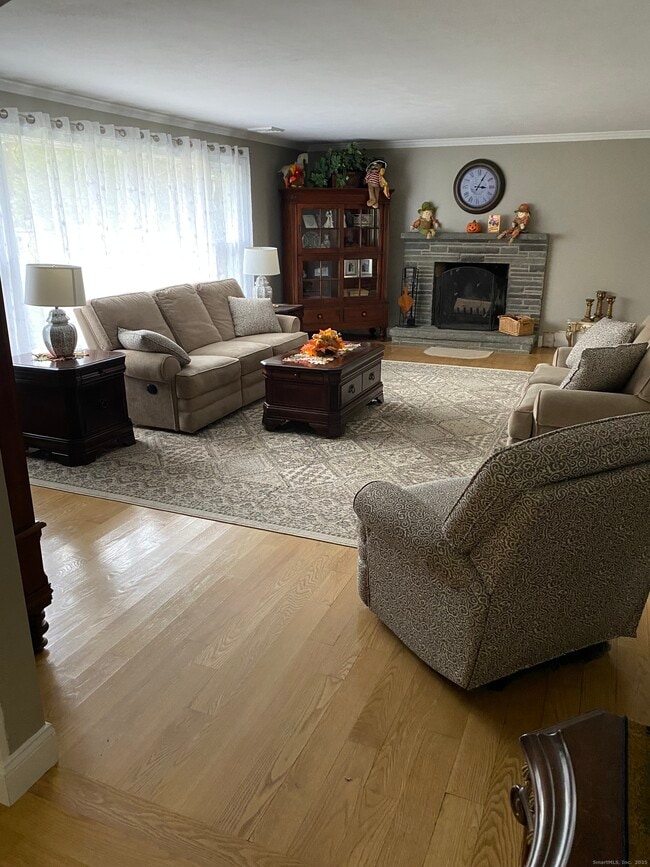 Photo - 5 Meadow Wood Rd