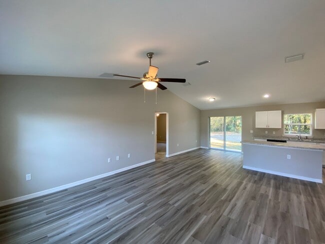 Photo - Custom Home - Desirable SE Ocala Neighborhood 3/2/2 **Won't Last**