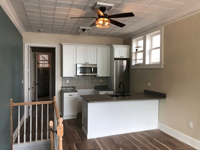 Building Photo - 398 Ashford Ave Unit G1 Rental