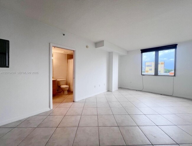 Photo - 2630 SW 28th St Unidad 49