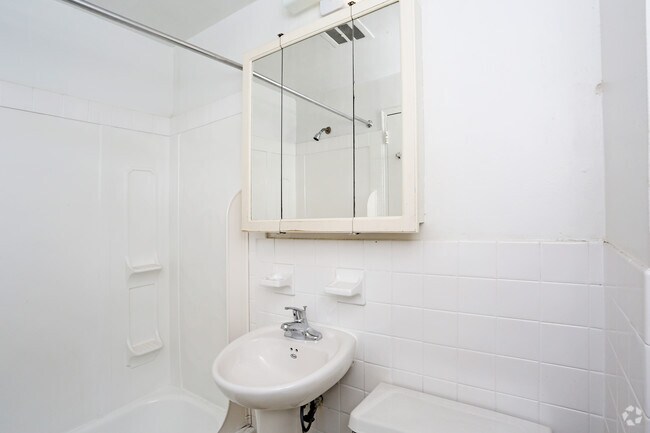 Bathroom - Birchwood Hill Apartments