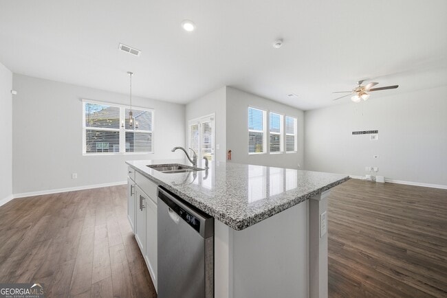 Photo - 59 Silver Birch Pass