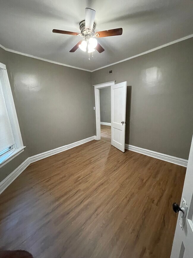 Photo - 6117 S Vernon Ave Apartments Unit 1