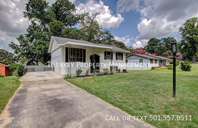 Building Photo - 13 Wesley Dr Rental